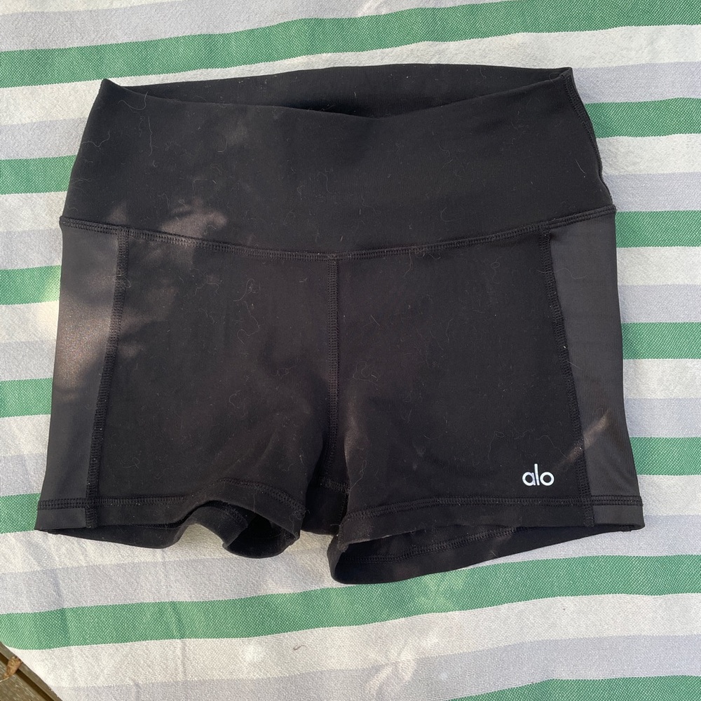 Alo yoga shorts black M